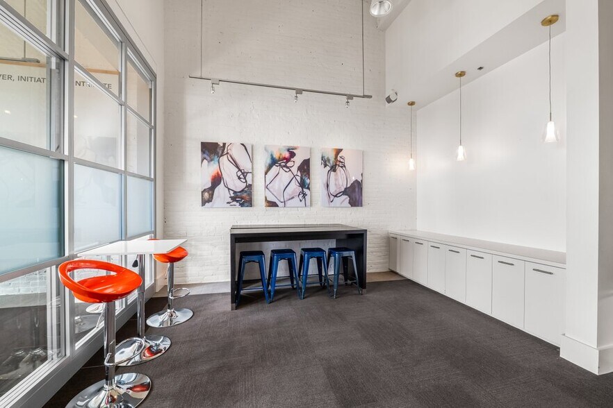 More Photos Of 315 E Bay St, Jacksonville Office For Lease