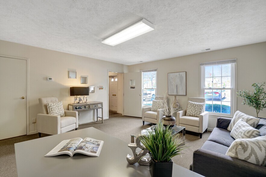 More Photos Of 7297 US-29, Falls Church Office For Sale