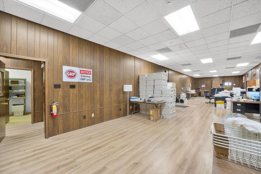 More Photos Of 602-620 Tacoma St, Allentown Manufacturing For Sale
