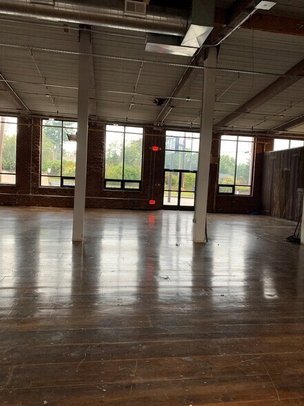 Primary Photo Of 827 Glenside Ave, Wyncote Light Distribution For Lease