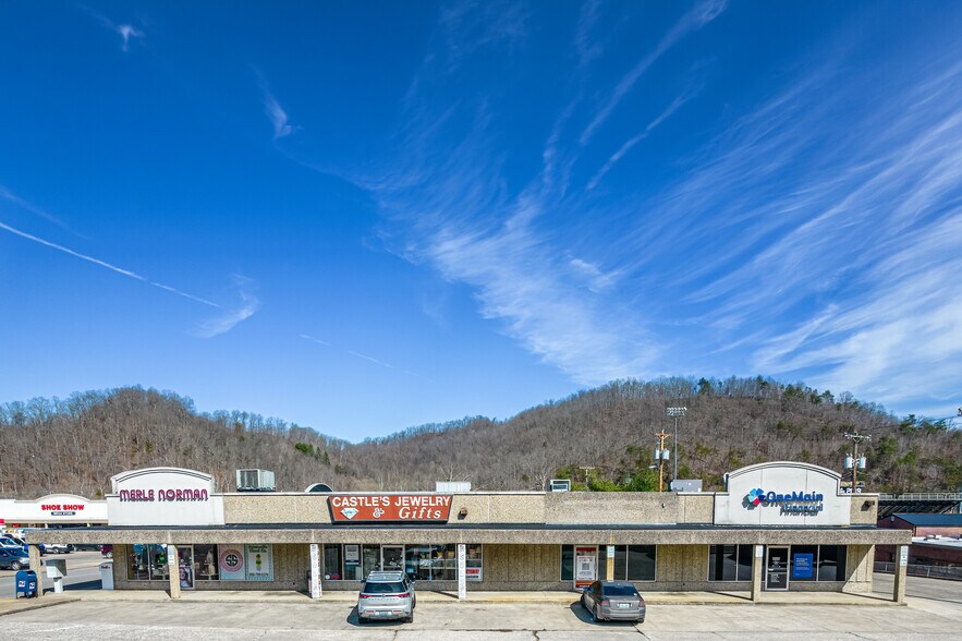 More Photos Of 309-419 KY-321, Paintsville General Retail For Lease
