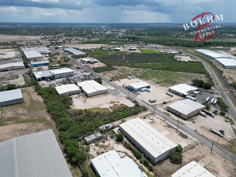 More Photos Of 995 Industrial Blvd, Del Rio Distribution For Lease