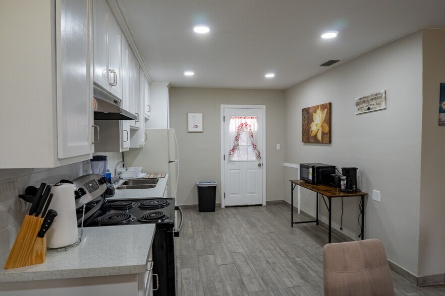 More Photos Of 2513 Beaumont Ave, McAllen Apartments For Sale