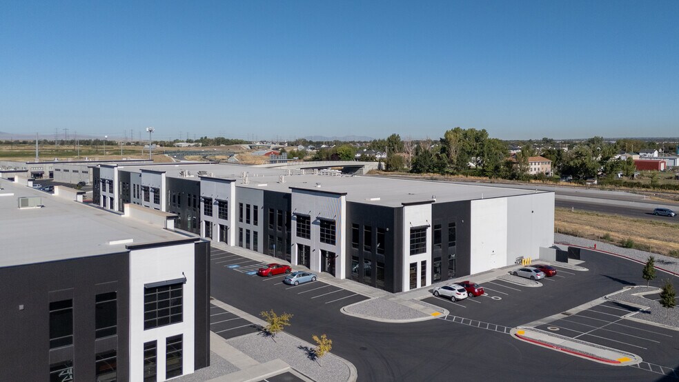 Primary Photo Of 1261 650, Farmington Light Distribution For Lease