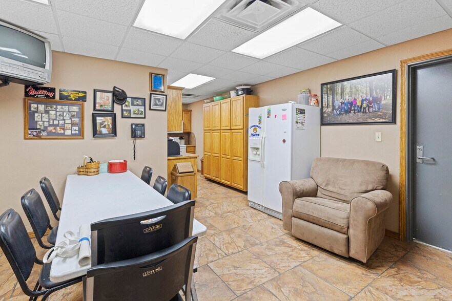 More Photos Of 21507 S Highway 69, Afton Industrial For Sale