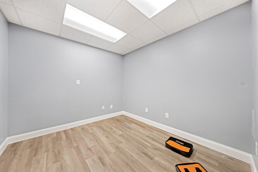 More Photos Of 4651 W 130th St, Cleveland Warehouse For Sale