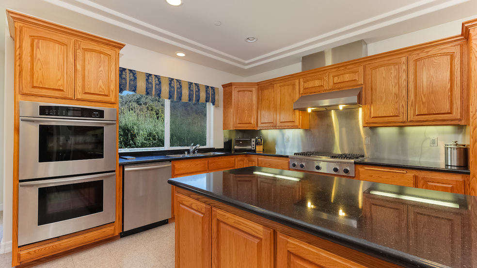 More Photos Of 44952 Vista del Mar, Temecula Winery Vineyard For Sale