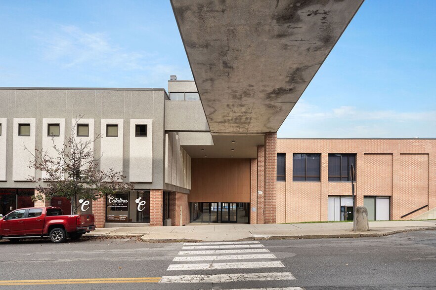 More Photos Of 3 W Broad St, Bethlehem Office Residential For Lease