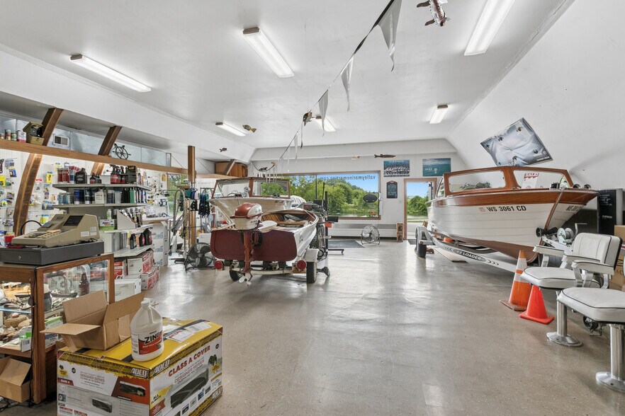 More Photos Of 100 Water St, Menasha General Retail For Sale