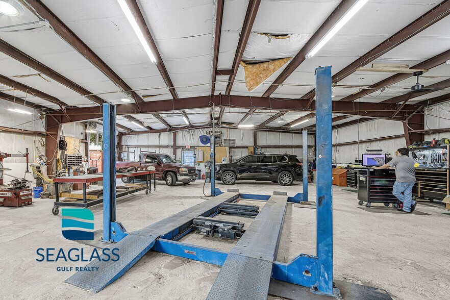 More Photos Of 3890 Veronica S Shoemaker Blvd, Fort Myers Warehouse For Sale
