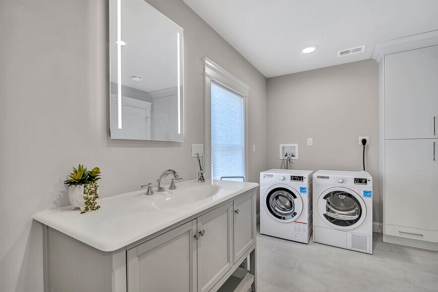 More Photos Of 131 Main St, White House Station Office Residential For Sale