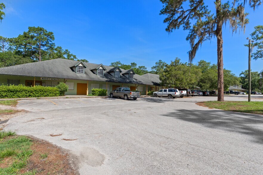 More Photos Of 14100 N Highway 19, Salt Springs Storefront Retail Office For Lease