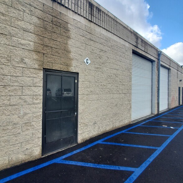 More Photos Of 1955-1959 Blake Ave, Los Angeles Warehouse For Lease