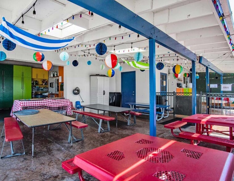 More Photos Of , Manhattan Beach General Retail For Sale