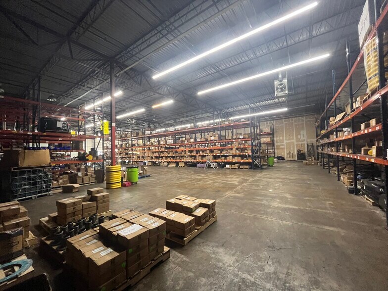More Photos Of 4130-4150 Will Rogers Pky, Oklahoma City Warehouse For Lease