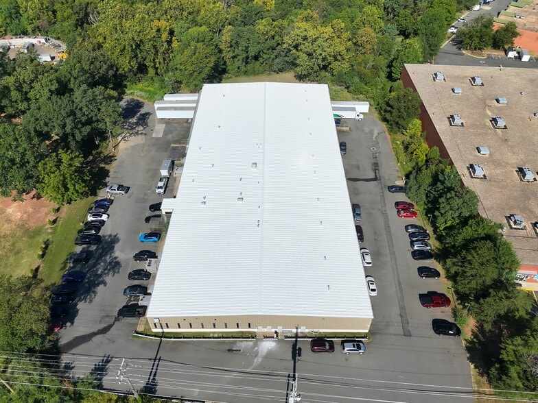Primary Photo Of 21955 Cascades Pky, Sterling Distribution For Lease
