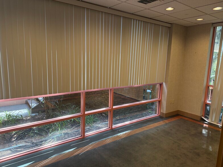 More Photos Of 2700 NW 43rd St, Gainesville Office For Lease