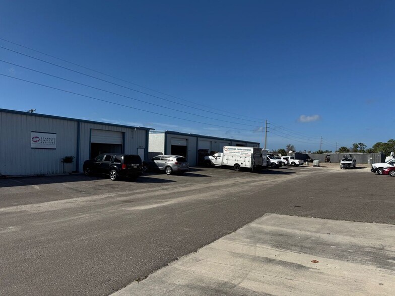 Primary Photo Of 6469 Florida St, Punta Gorda Warehouse For Lease