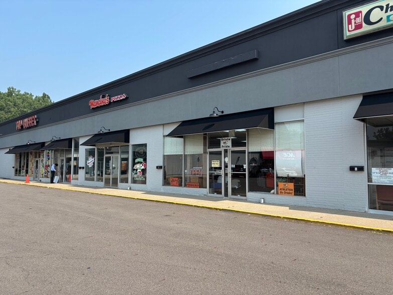 More Photos Of 515 Lansing St, Charlotte Unknown For Lease