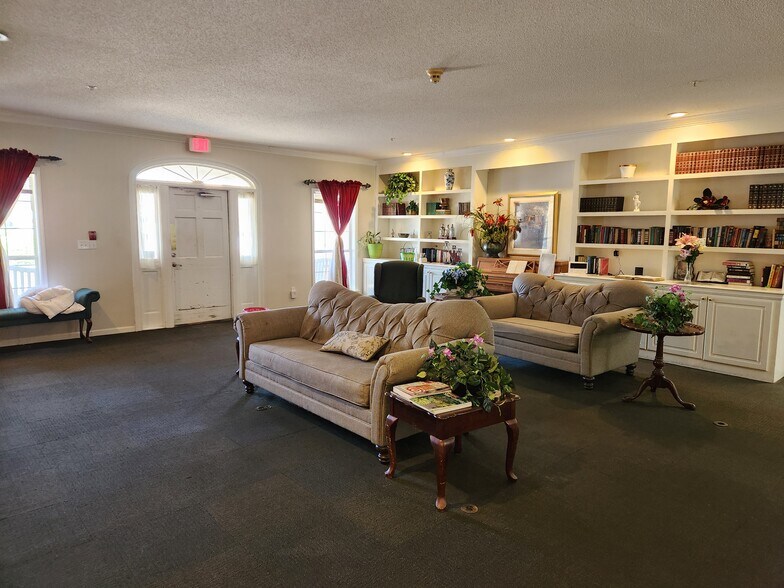 More Photos Of 1026 Keith Dr, Perry Assisted Living For Sale