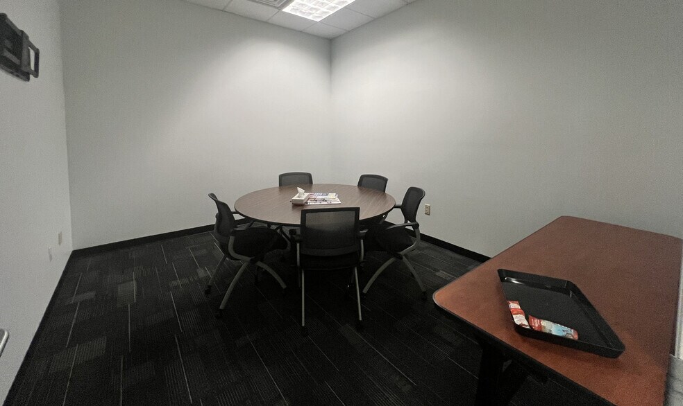 More Photos Of 8312 S Hardy Dr, Tempe Warehouse For Lease