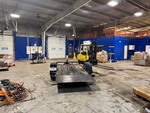 More Photos Of 5201 W 46th St, Indianapolis Light Distribution For Sale