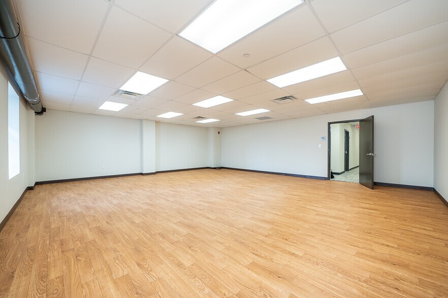 More Photos Of 174 State Rt 17 N, Rochelle Park Self Storage For Lease