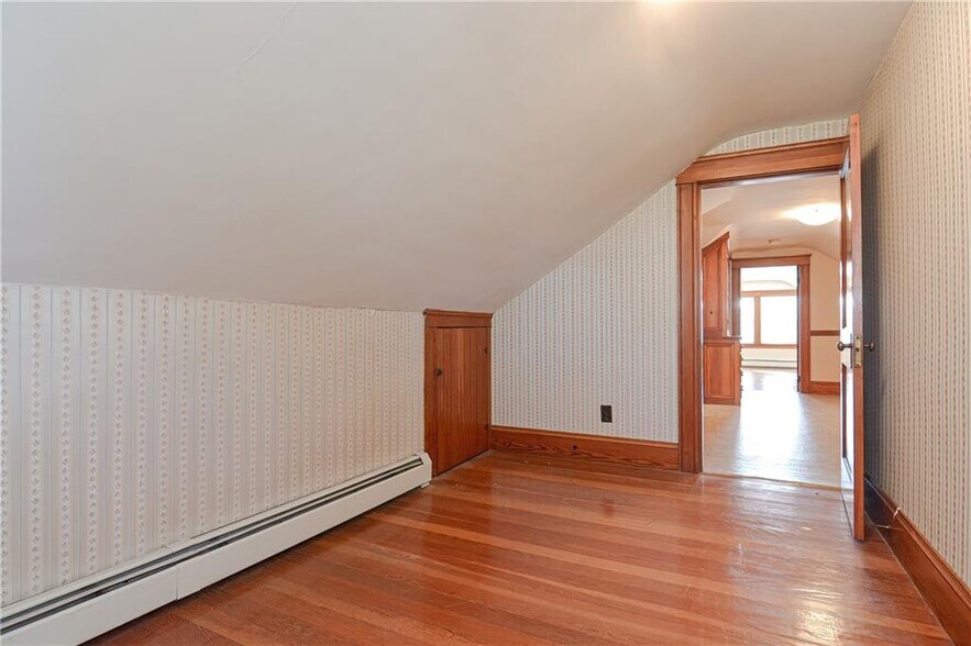 More Photos Of 468 Warren Ave, East Providence Medical For Sale