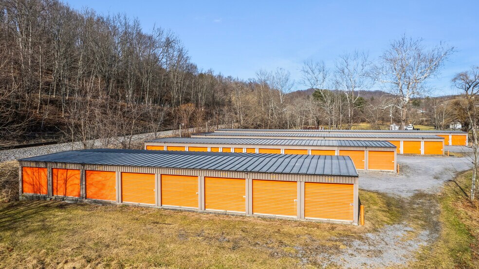 More Photos Of 129 Goldwing Dr, North Tazewell Self Storage For Sale