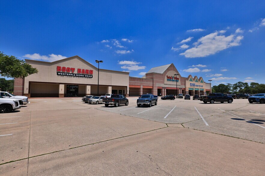 More Photos Of 9715-9785 E FM-1960 By pass, Humble Unknown For Lease