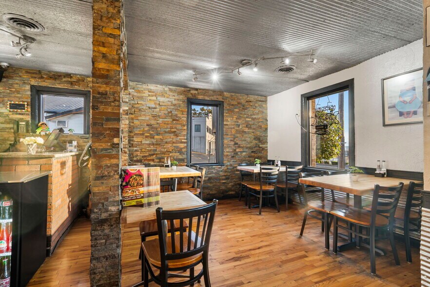 More Photos Of 1107-1109 W 76 Country Blvd, Branson General Retail For Sale