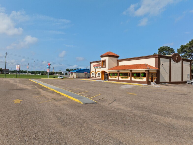 More Photos Of 929 US-98, Columbia Restaurant For Sale