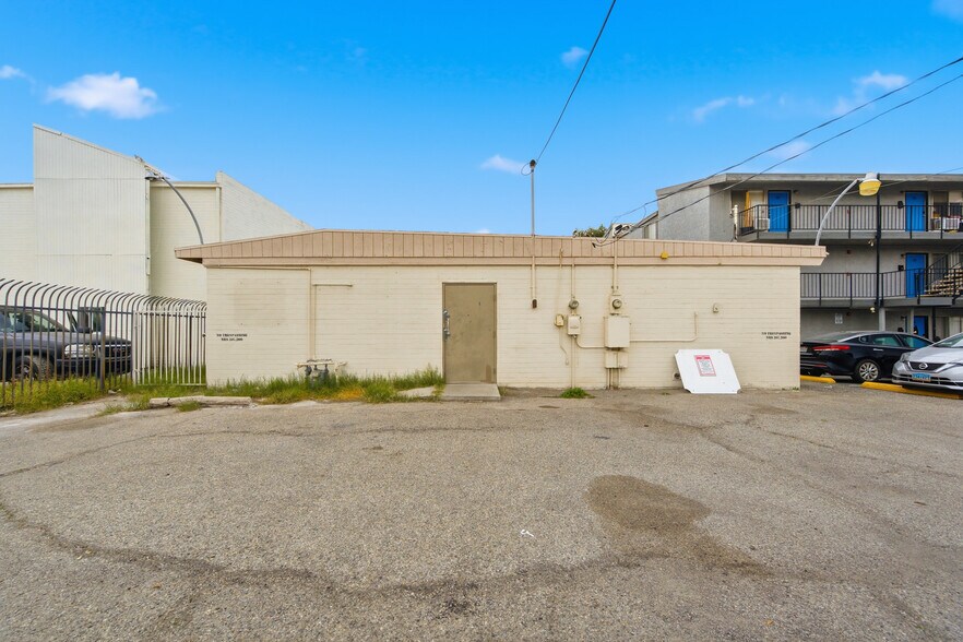 More Photos Of 218 S Maryland Pky, Las Vegas Office For Sale