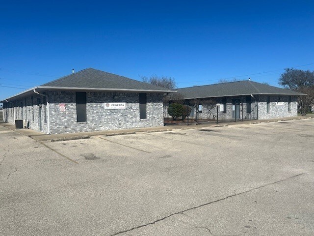 More Photos Of 775 Indian Trl, Harker Heights Medical For Sale