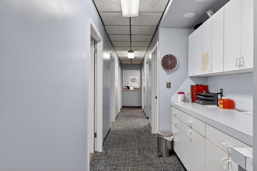 More Photos Of 2501 Plainfield Ave NE, Grand Rapids Medical For Lease