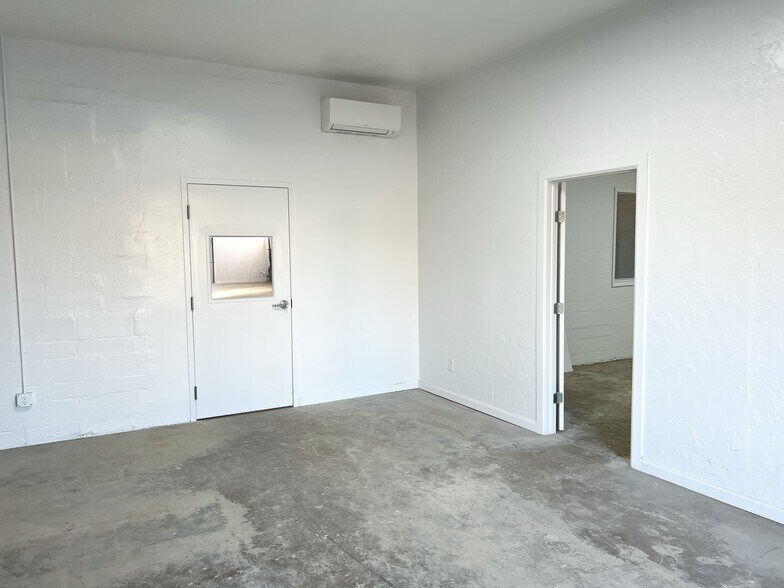 More Photos Of 1938 Singleton Blvd, Dallas Light Distribution For Lease