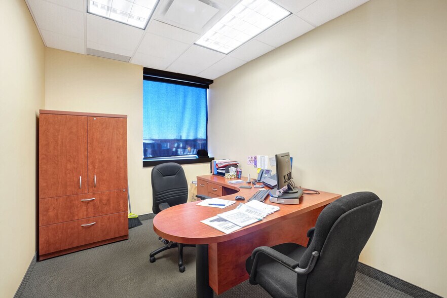 More Photos Of 8127 Boul Saint-Michel, Montréal Office For Lease