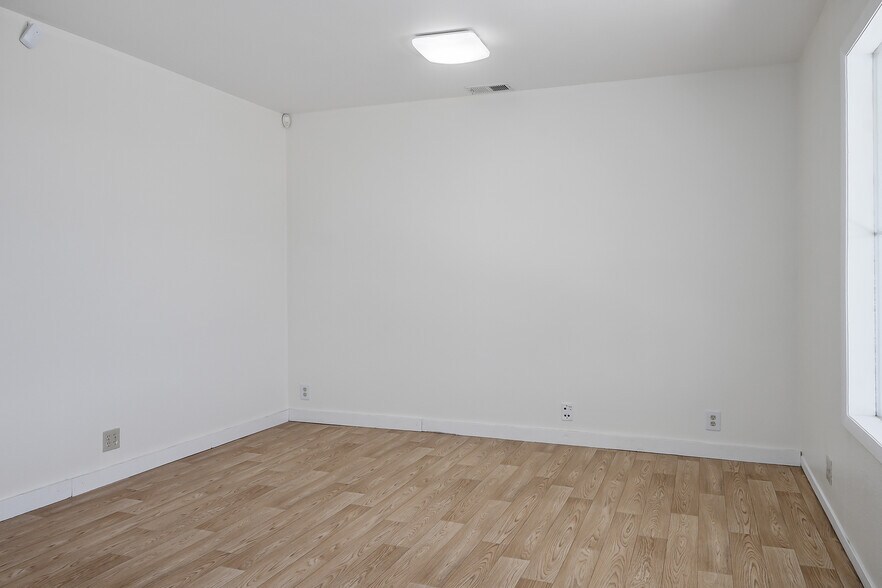 More Photos Of 2220 Nevada West Blvd, Pahrump General Retail For Sale