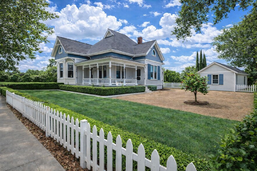 More Photos Of 11 E Main St, Winters Office Residential For Lease