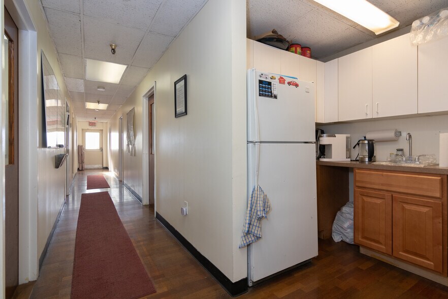 More Photos Of 299 Welton St, Hamden Warehouse For Lease