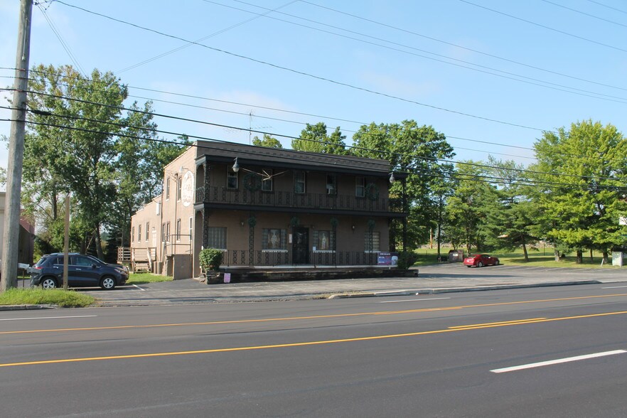 More Photos Of 3036 E State St, Hermitage Bar For Sale