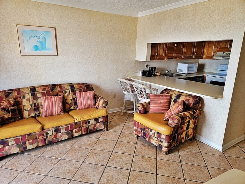 More Photos Of 1004 S Ocean Blvd, Myrtle Beach Hotel For Sale