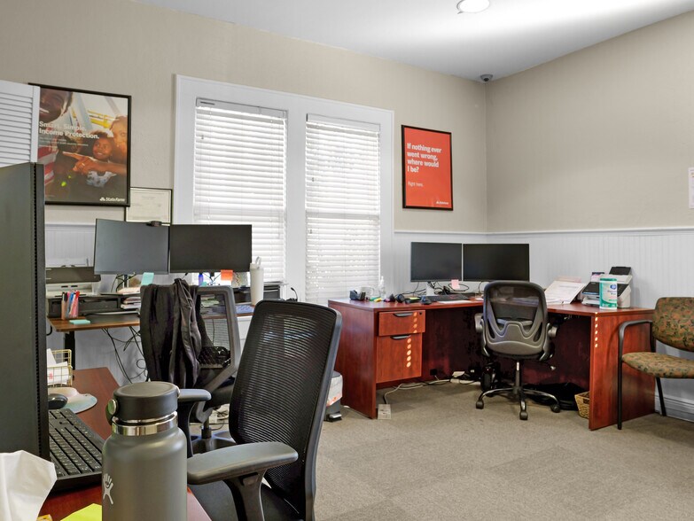 More Photos Of 2020 Aloma Ave, Winter Park Office Residential For Sale