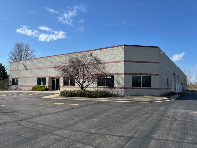 Primary Photo Of 2742 Barney Ct, McHenry Warehouse For Lease