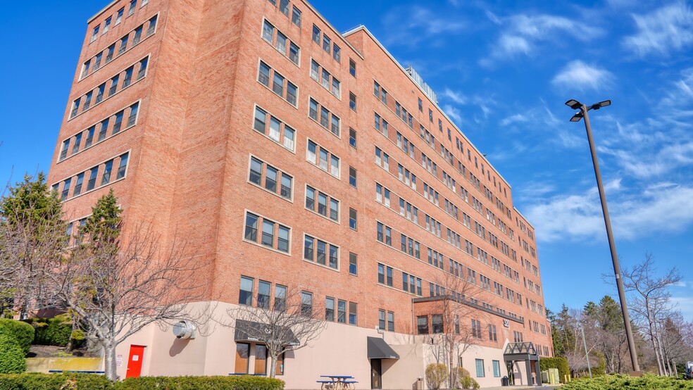 Primary Photo Of 320 Carleton Ave, Central Islip Office For Lease