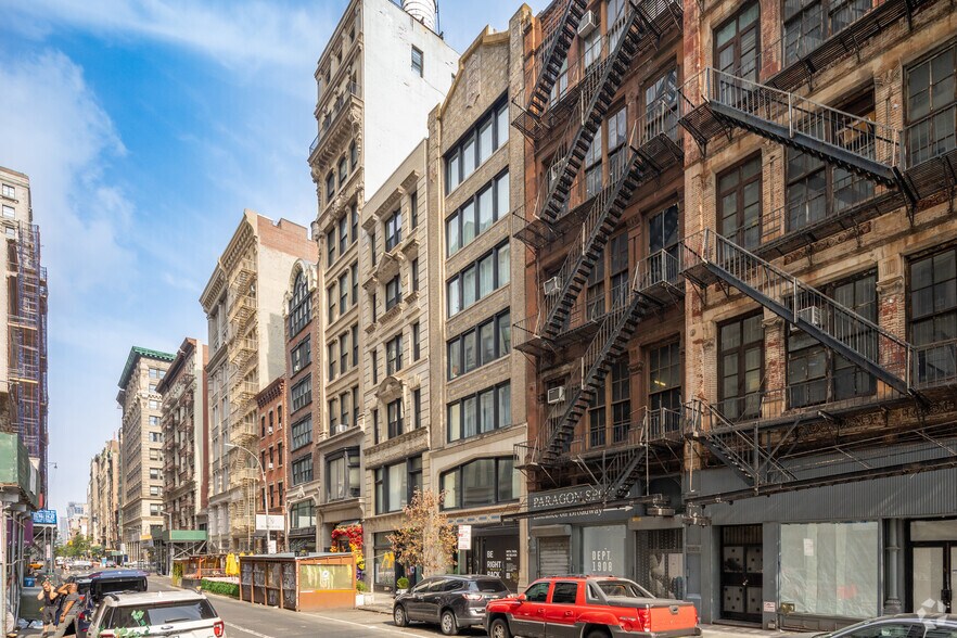 More Photos Of 17 E 17th St, New York Apartments For Lease