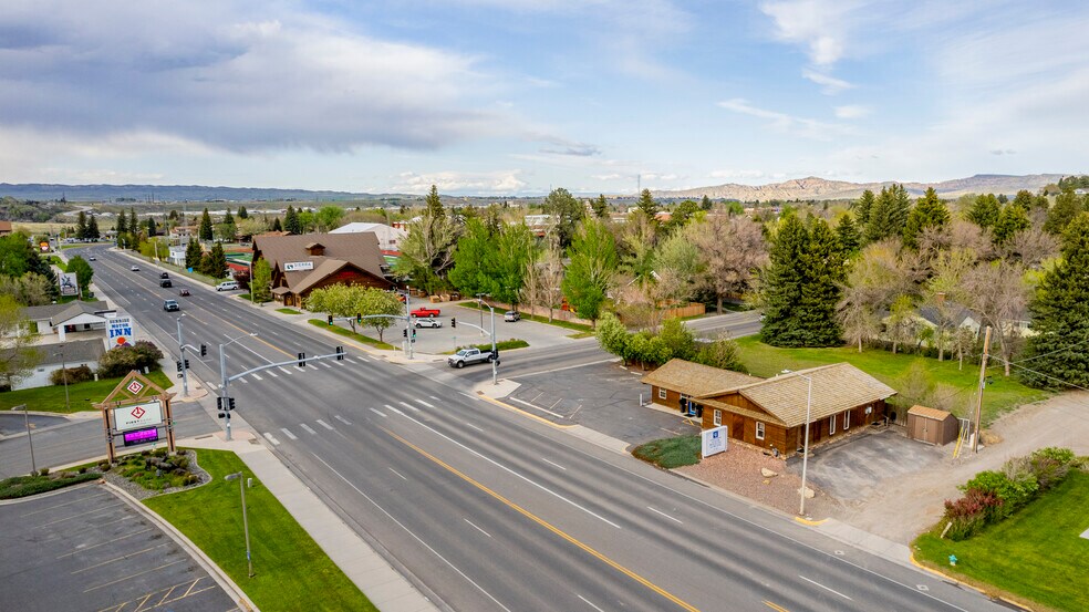 More Photos Of 802 Canyon Ave, Cody Office For Sale