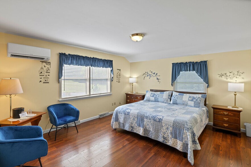 More Photos Of 40 Hospital Rd, Gettysburg Hotel For Sale