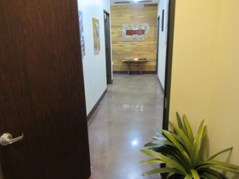 More Photos Of 21061 Gene Campbell Blvd, New Caney Warehouse For Sale