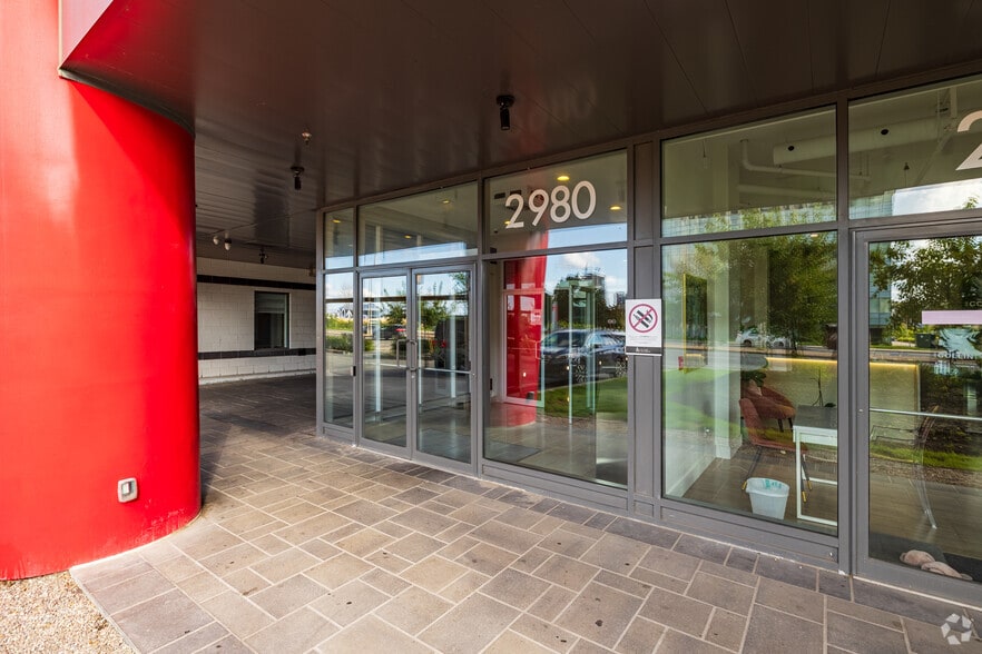 More Photos Of 2990 Boul Saint-Martin O, Laval Apartments For Sale